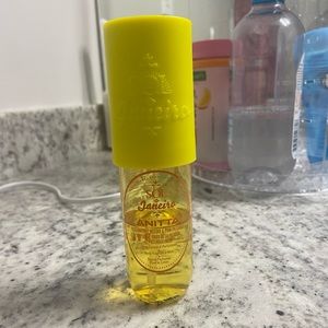 COPY - Sol De janeiro anitta